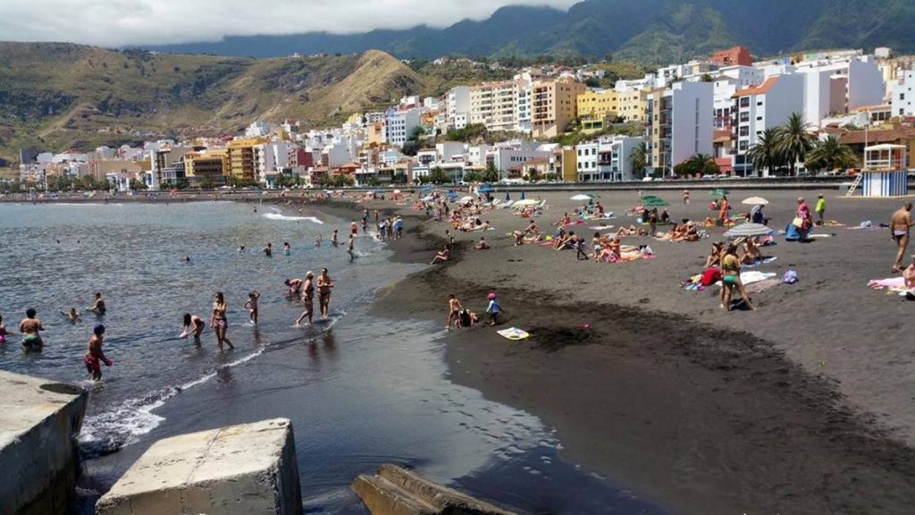 Panorámica de la playa de Santa Cruz de La Palma. DA