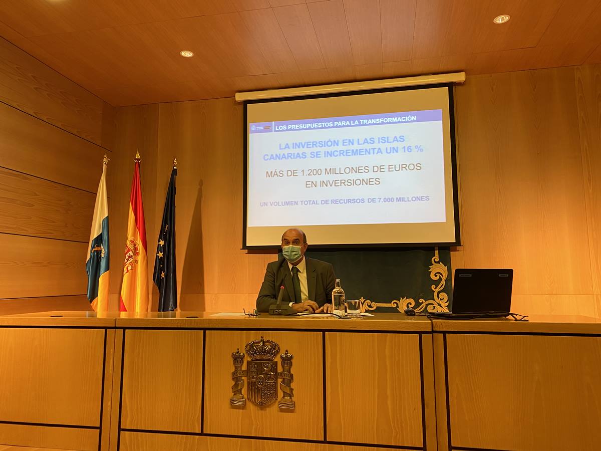 El delegado del Gobierno en Canarias, Anselmo Pestana, durante la presentación del proyecto de ley de los Presupuestos Generales del Estado. DA