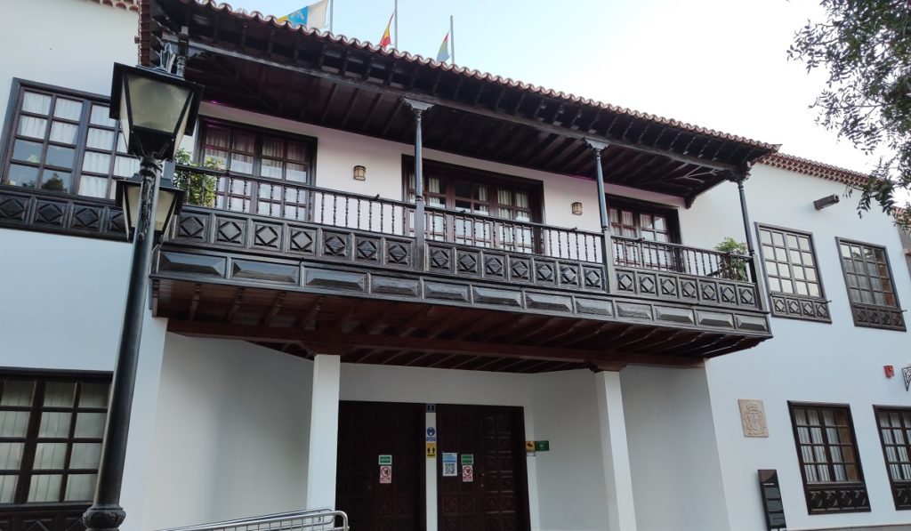 Los cuatro concejales críticos del PSOE de Arona abandonan el grupo de gobierno