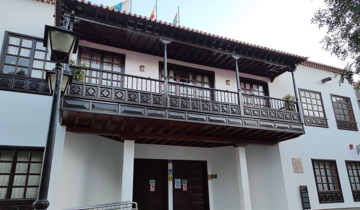 Los cuatro concejales críticos del PSOE de Arona abandonan el grupo de gobierno