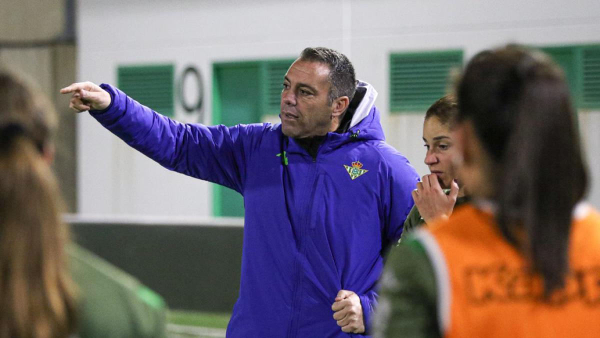Pier Cherubino, entrenador del Real Betis femenino./Twitter