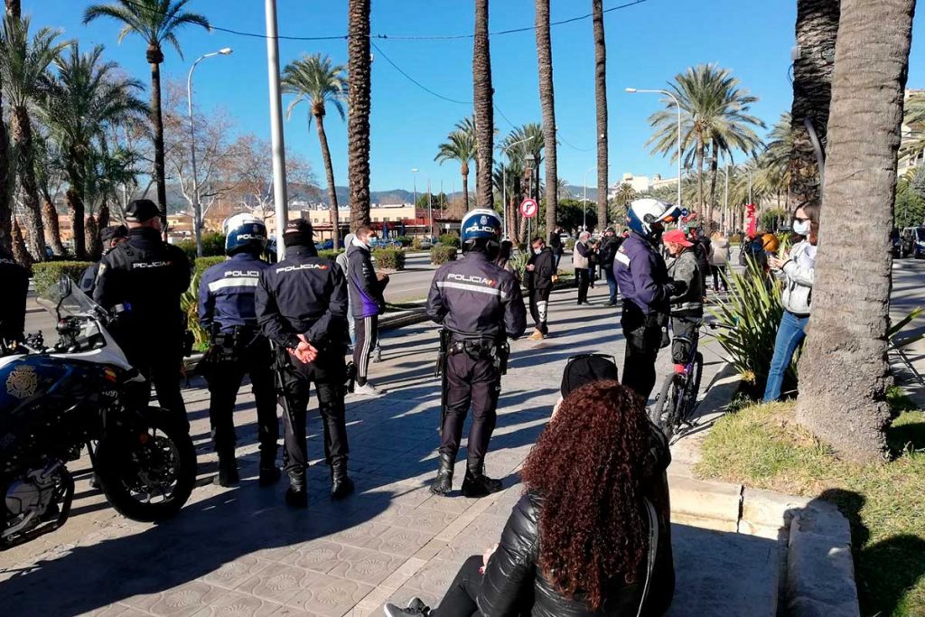 Identifican a 40 personas ante el Gobierno de Baleares confundidas por una protesta de gimnasios convocada en Tenerife