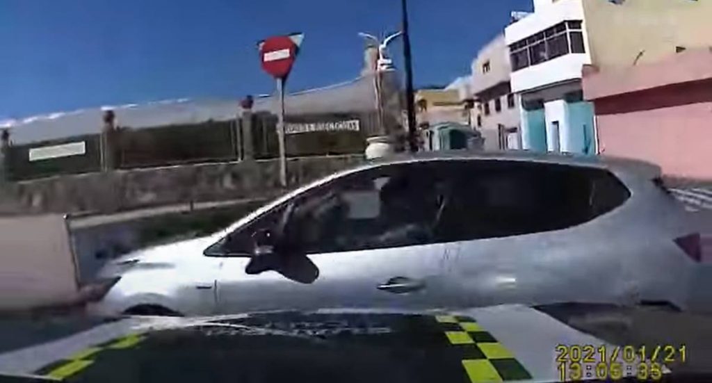 Persecución a una conductora en Gran Canaria. Captura de vídeo (Canariasahora)