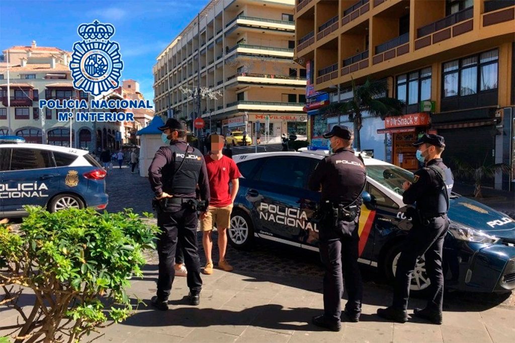 La Policía Nacional detiene en Tenerife a tres familiares por dos robos cometidos la misma noche