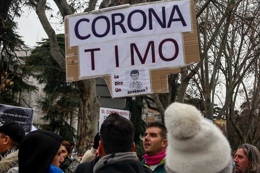 Manifestación de negacionistas de la pandemia en Madrid