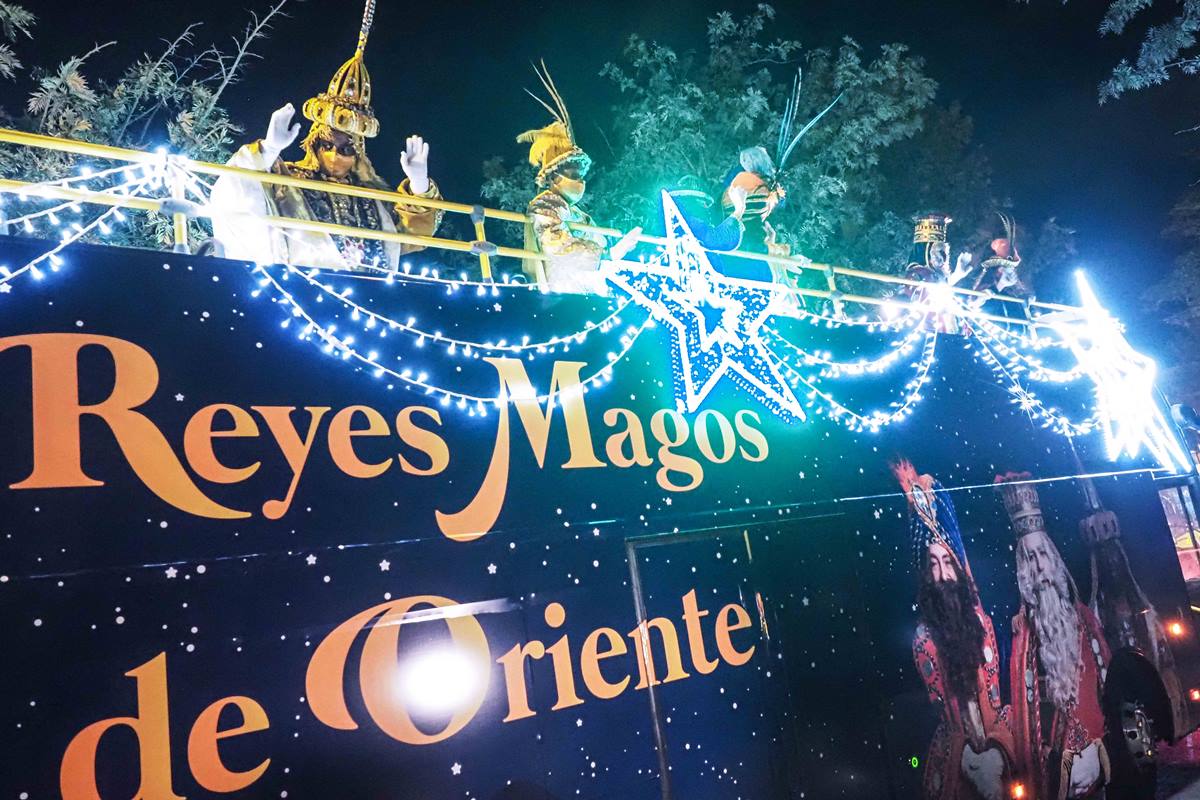 Pese a todo, los Reyes Magos volvieron con su cargamento de fantasía para disfrute de pequeños y mayores. Sergio Méndez