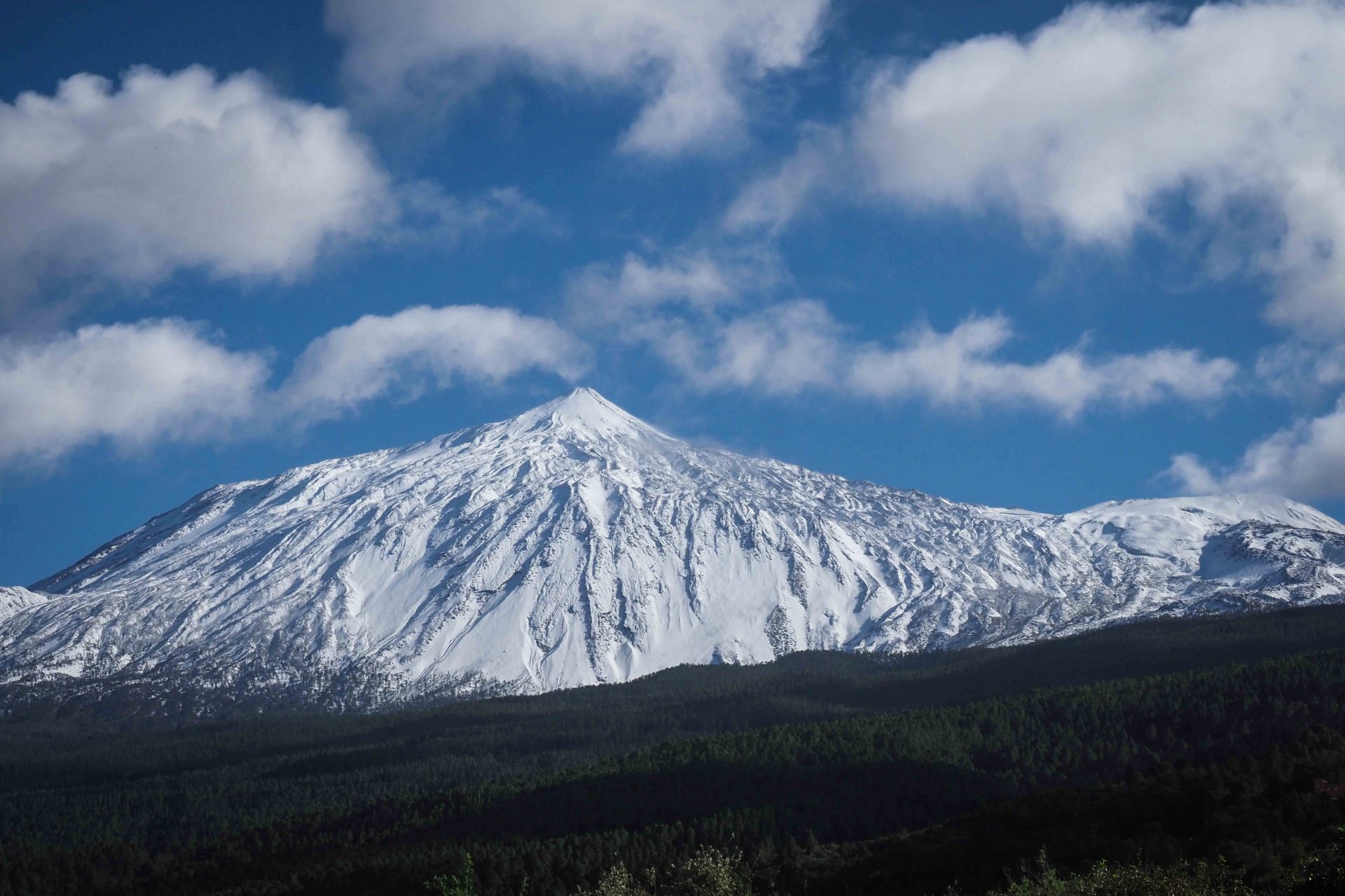 El pico del Teide fotografiado desde Icod de los Vinos | SERGIO MÉNDEZ