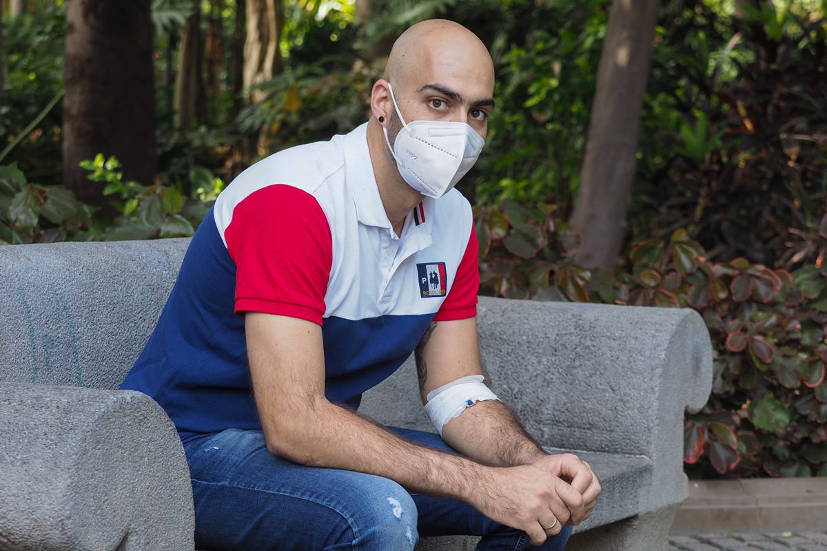 Hermes Suárez está sometido en este momento a un tratamiento de quimioterapia para mantener a raya la enfermedad hasta que se someta al transplante de médula ósea por el que está esperando. Sergio Méndez