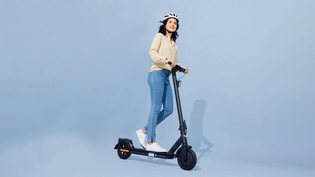 Lidl vuelve a la carga con los patinetes eléctricos: ya está disponible en  su web y es más barato que el de Xiaomi