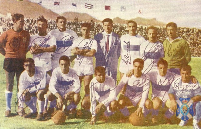 Una de las formaciones de aquel CD Tenerife 60-61 que hizo historia con el primer ascenso a Primera División /CD Tenerife