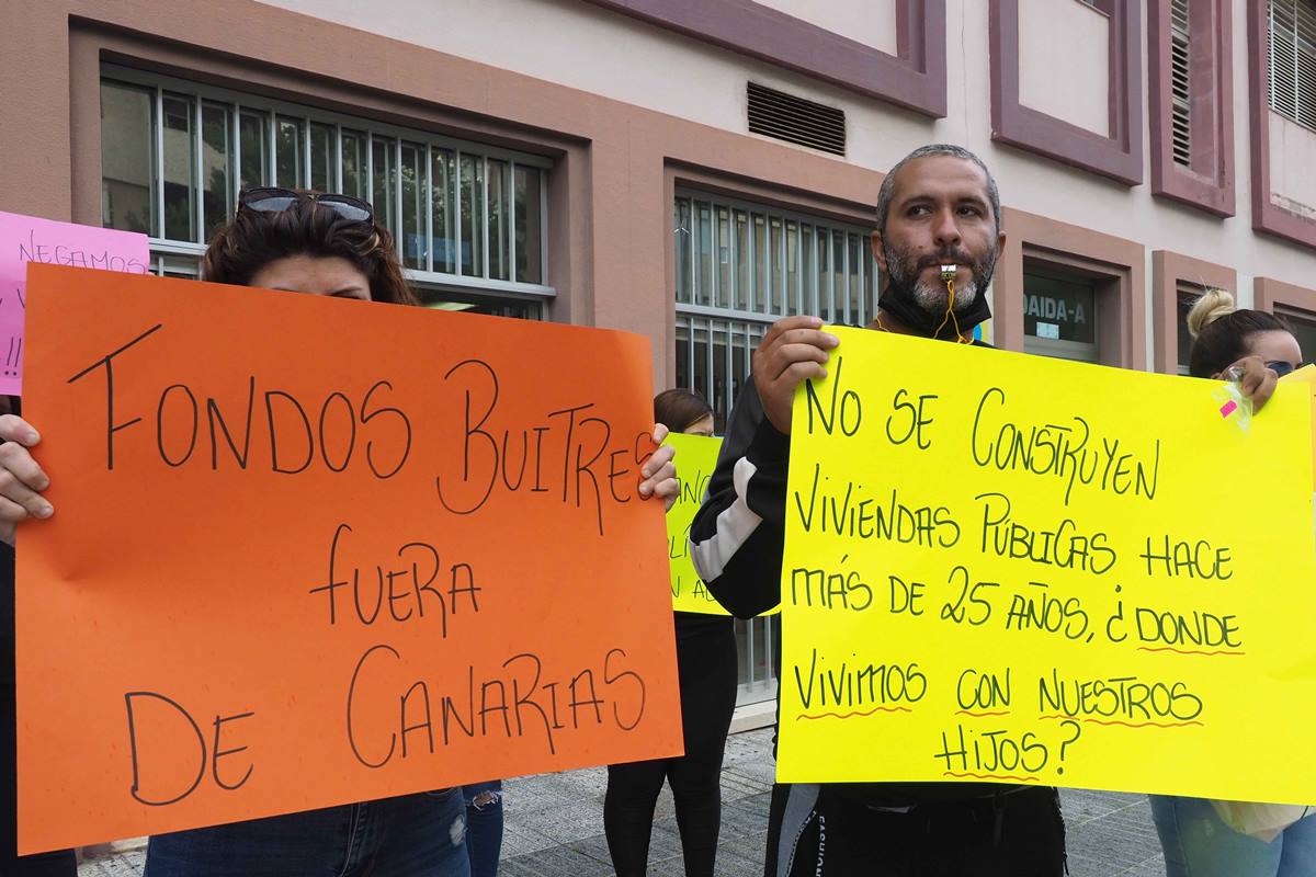 Imágenes de la protesta de ayer en Santa Cruz de Tenerife. Sergio Méndez