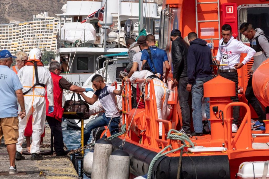 Llegada de migrantes al puerto de Arguineguín (Gran Canaria). Efe