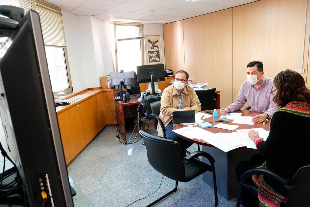 El viceconsejero de Empleo, Gustavo Santana, en la reunión del Consejo Canario de Relaciones Laborales. DA