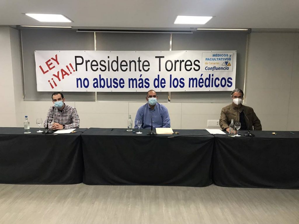 Martínez, Lakhwani y González, durante la rueda de prensa. DA