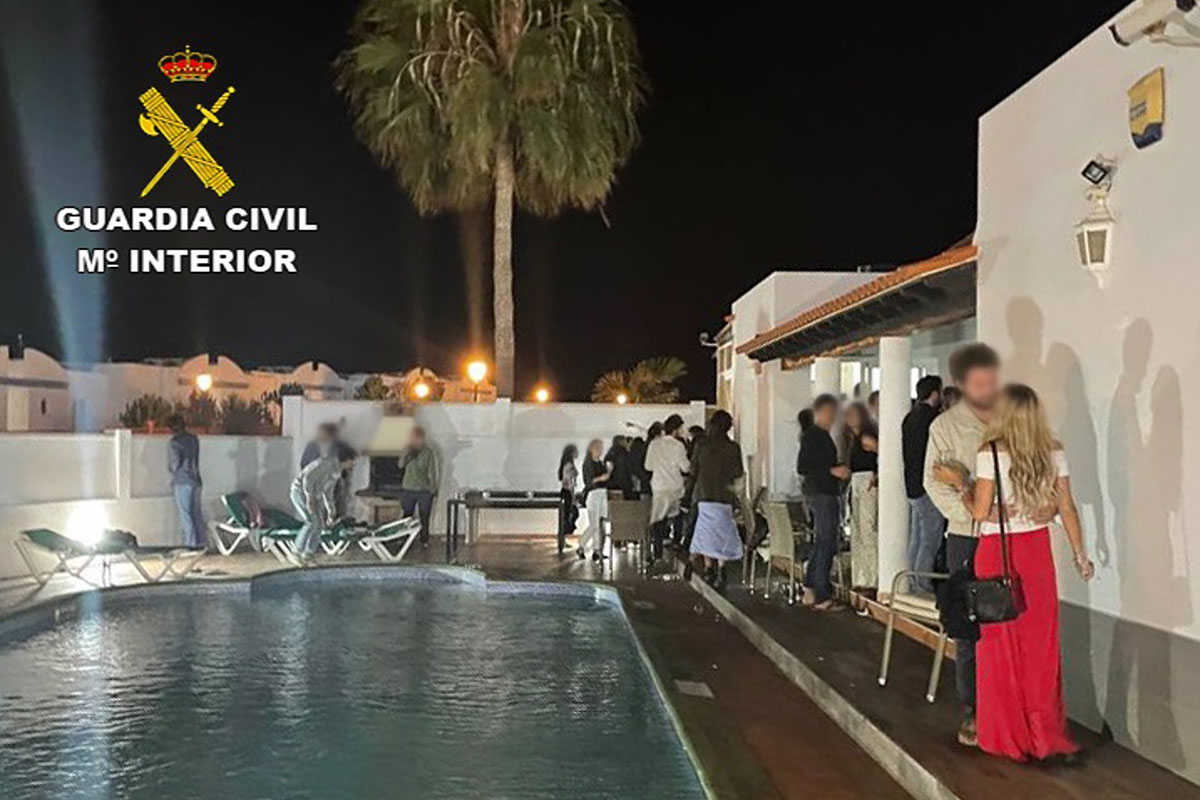 Denuncian a 84 turistas por celebrar una fiesta ilegal en Fuerteventura