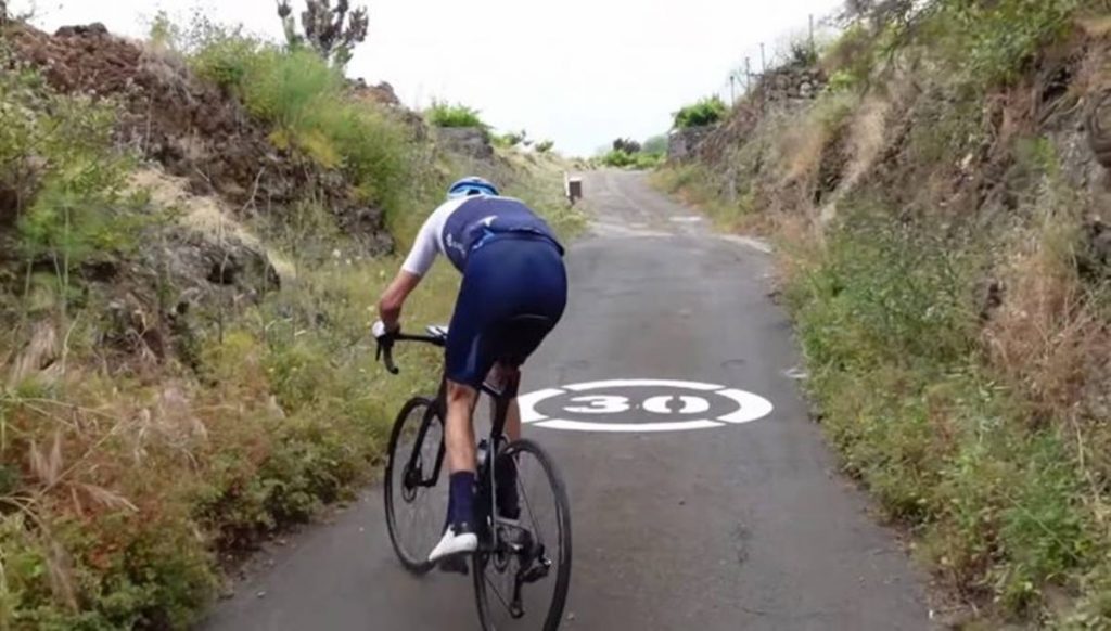 El británico Chris Froome en el desnivel de la rampa del Camino de Las Lajitas. Instagram