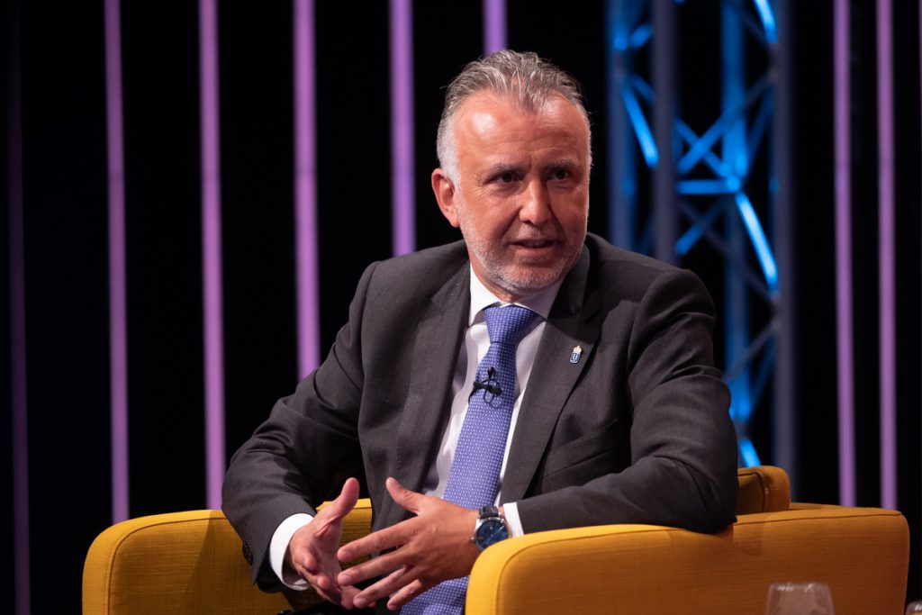 Ángel Víctor Torres en Foro Económico Canarias tras la Covid (2)