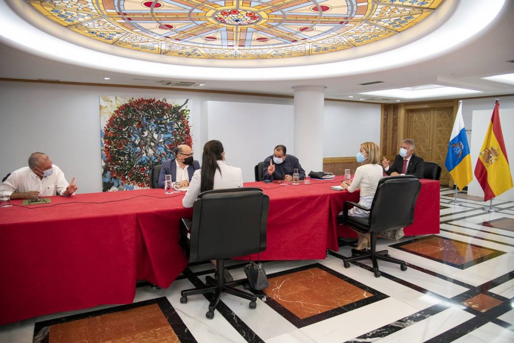 Reunión de Ángel Víctor Torres con los portavoces de los grupos parlamentarios. DA