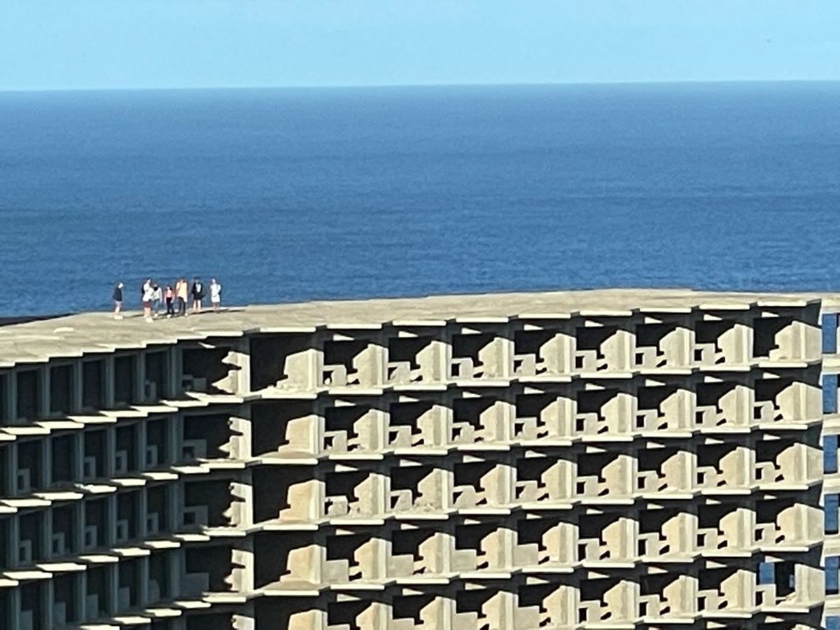 Un grupo de turistas franceses tuvo que ser desalojado después de acceder al inmueble.