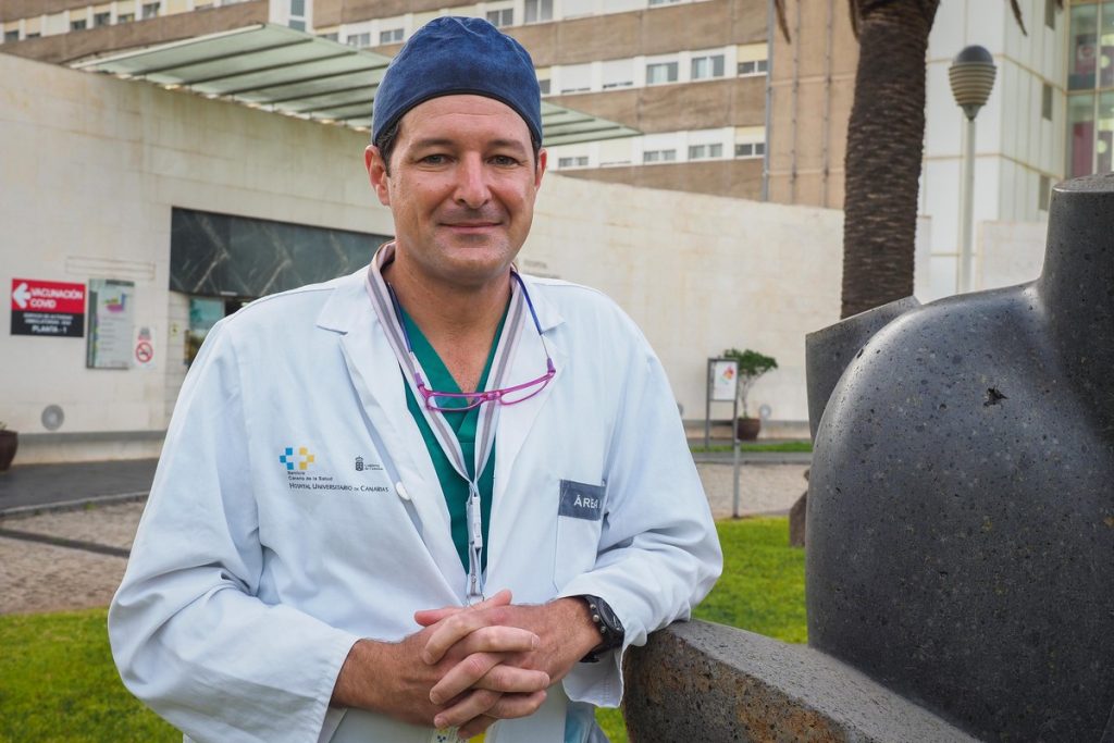 Pablo Febles: "El HUC tiene un déficit de más de 600 profesionales respecto a otros hospitales, eso hay que paliarlo”. SERGIO MÉNDEZ