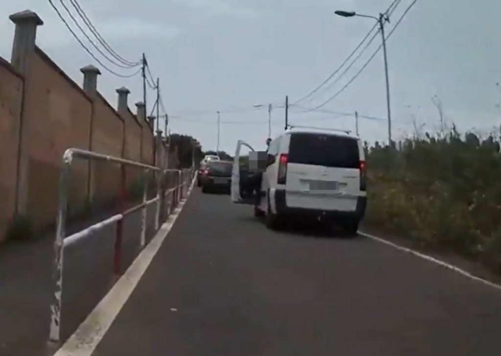 Bronca entre un ciclista y un conductor en La Laguna que se ha hecho viral. Twitter