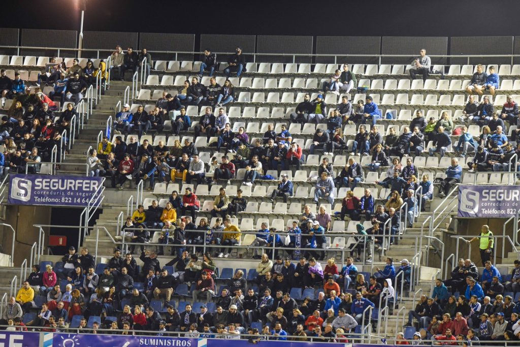 Los abonados del Tenerife que hayan renovado podrán acceder al Estadio