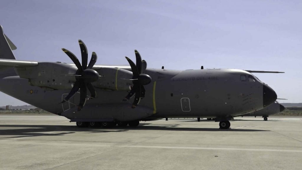 Uno de los dos aviones A400 en los que serán repatriados los 500 de Kabul. E. E.