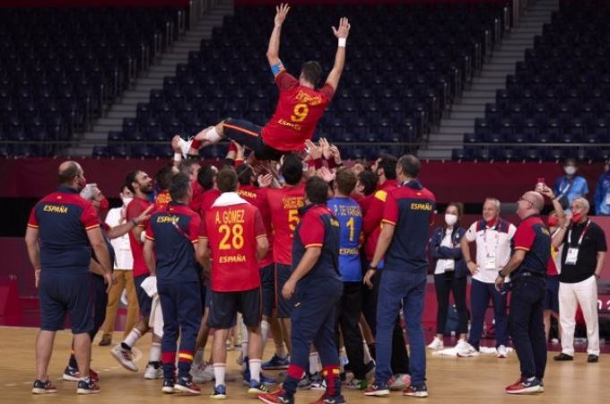 Los 'Hispanos' se hacen con el bronce en balonmano