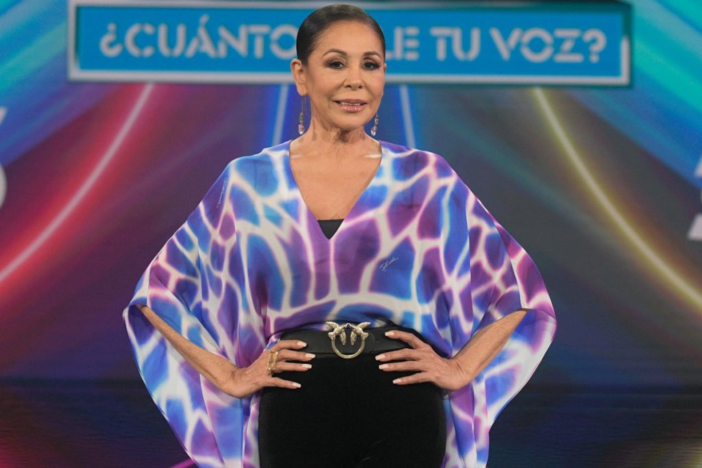 Isabel Pantoja posa durante la presentación del programa de televisión 'Top Star. ¿Cuánto vale tu voz?. José Oliva / Europa Press