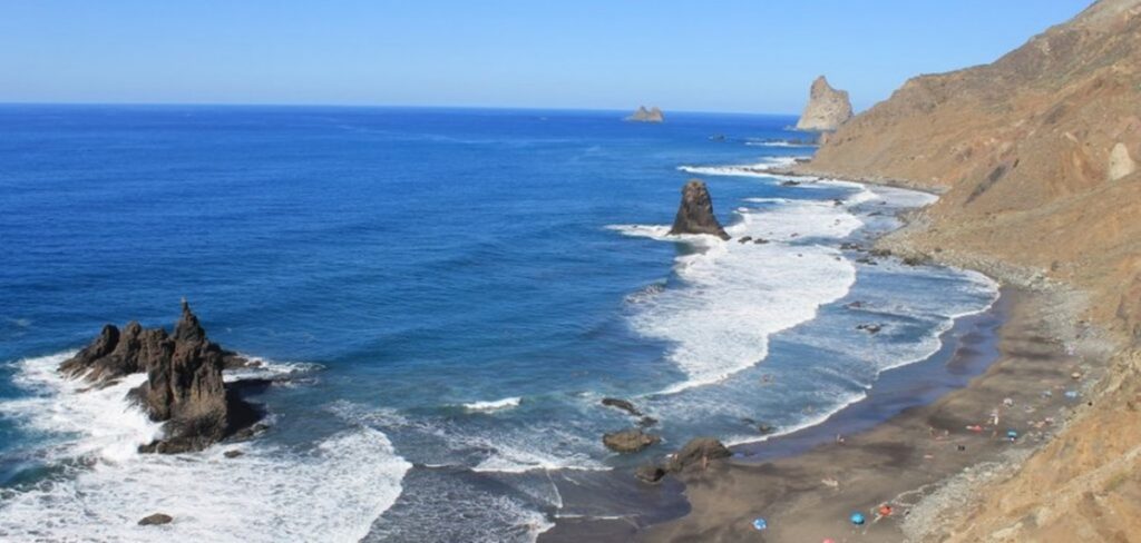 Panorámica de la playa de Benijo, uno de los enclaves más populares del litoral de Anaga.