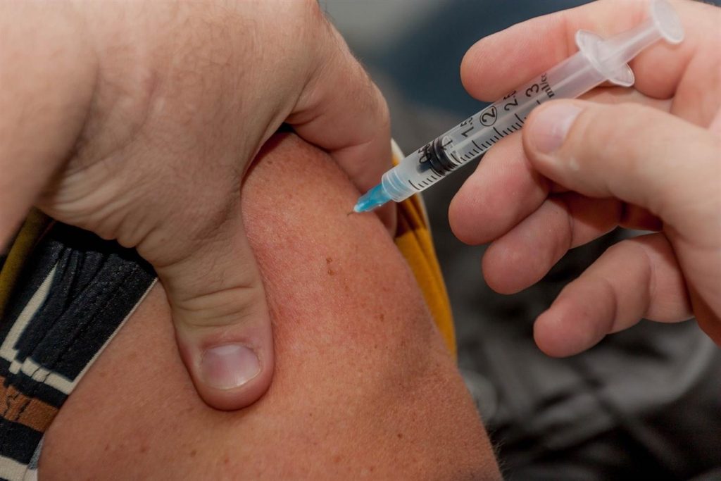Canarias arranca la campaña de la cuarta dosis de la vacuna Covid