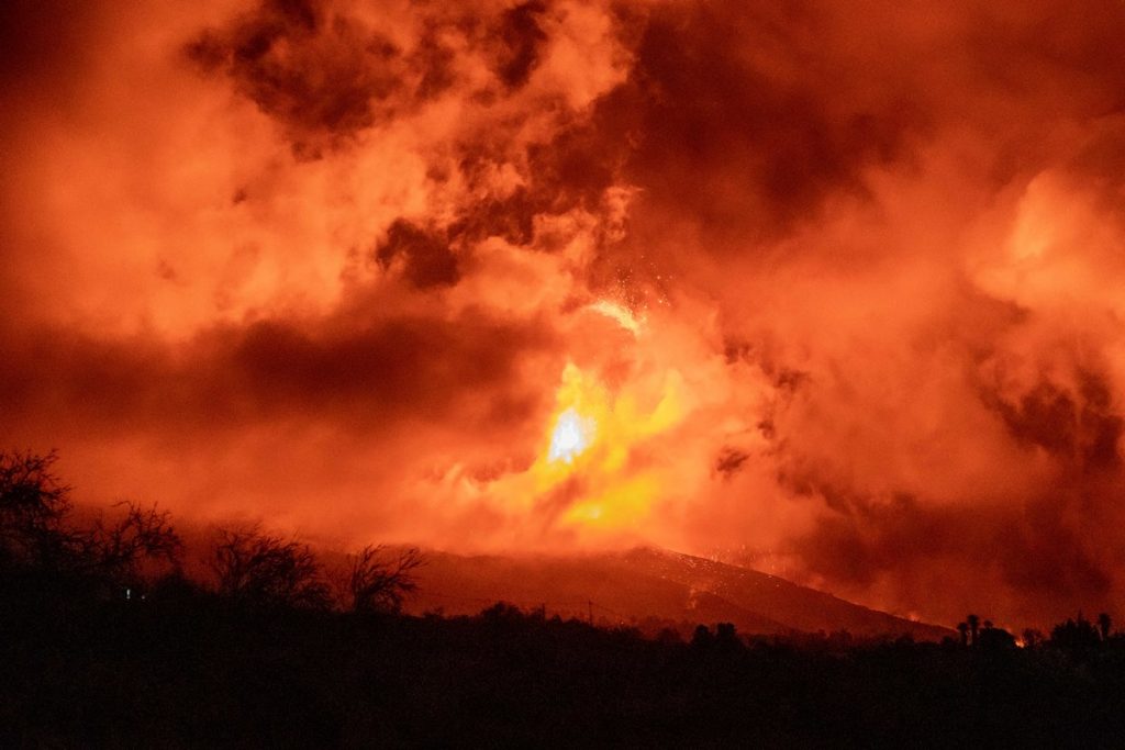 El Comité Científico temió que el cono del volcán de La Palma se desmoronara. EP