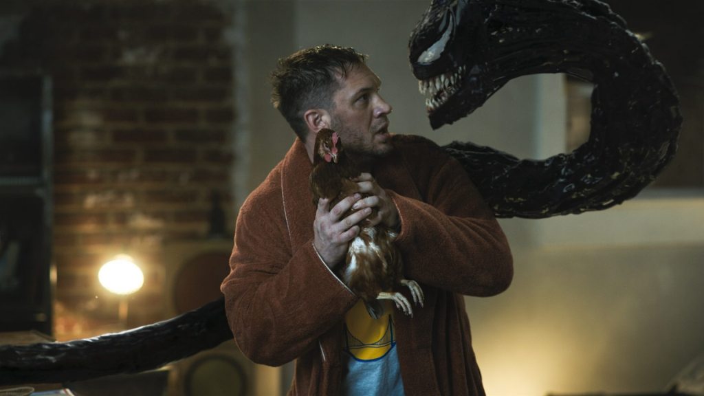 Tom Hardy interpreta el doble papel de Eddie Brock y el simbionte en ‘Venom: Habrá matanza’.