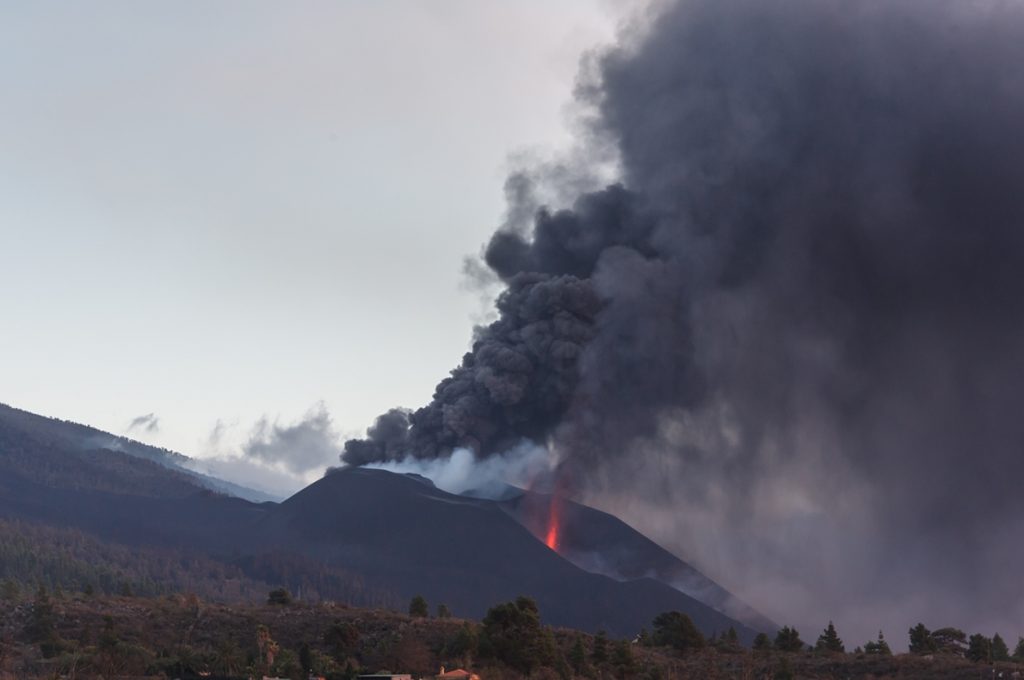 Detectan explosiones de gran intensidad en el volcán de La Palma