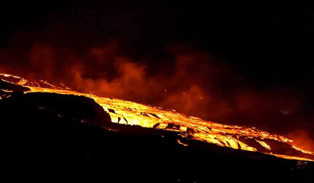 Lava y piroclastos emitidos por el volcán de Cumbre Vieja, a 20 de octubre de 2021
