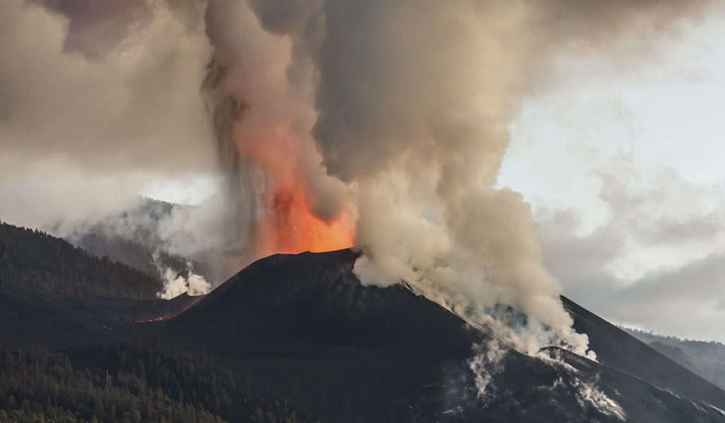 Deniegan el acceso público a las actas del Pevolca previas a la erupción de La Palma