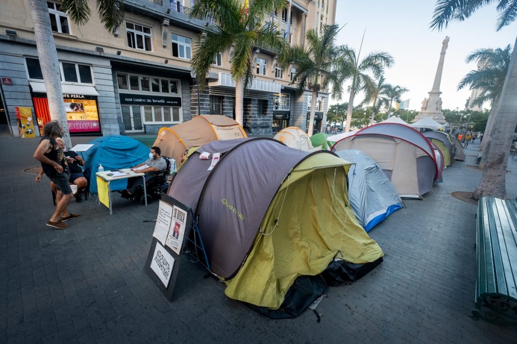 La acampada lleva más de 100 días en la calle y en septiembre se mudaron a la plaza de la Candelaria. Fran Pallero