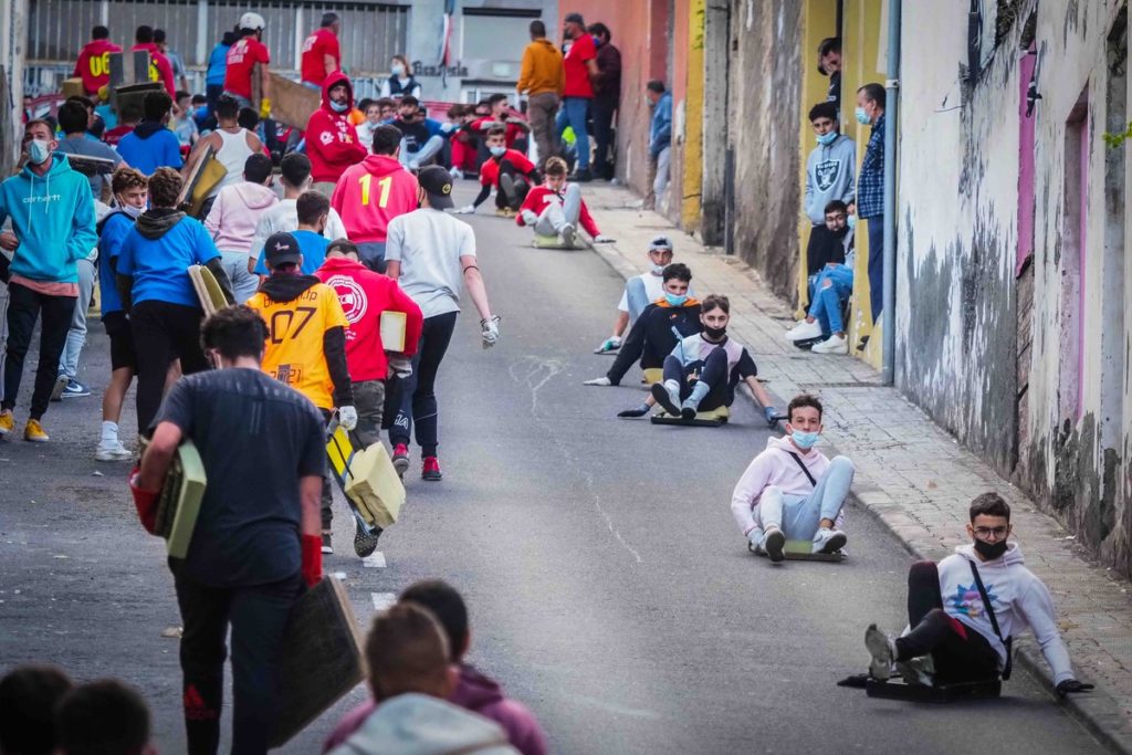 Las tablas de San Andrés vuelven a correr por las calles de Icod y La Guancha. Sergio Méndez