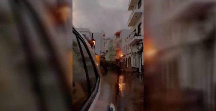 La lluvia se suma a la ceniza en La Palma y deja daños en el tendido eléctrico