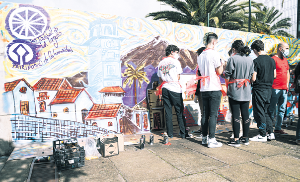 Los alumnos plasmaron su dibujo en un muro localizado en la calle Lora y Tamayo. 