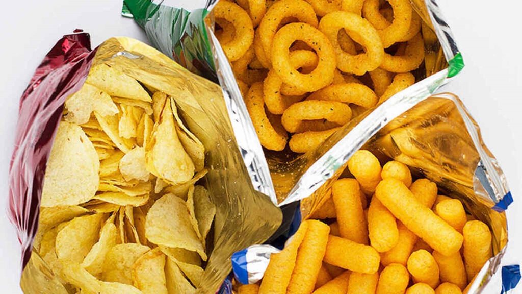 Unas bolsas de snacks. | El Español