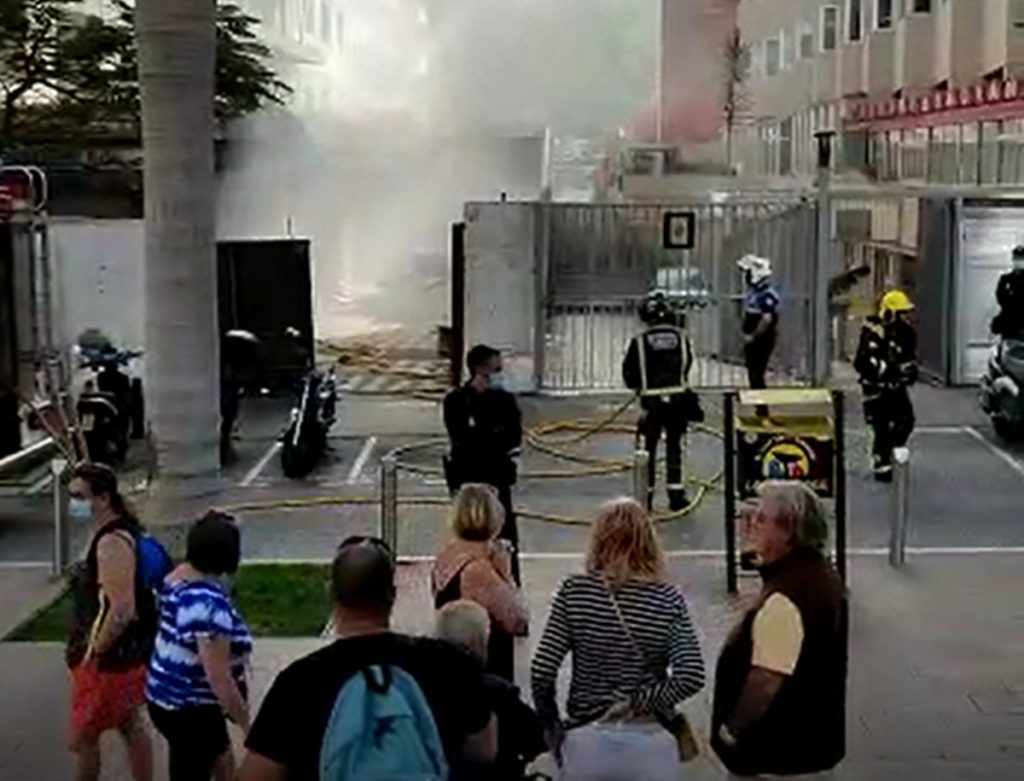 Incendio en el edificio Iders del Puerto de la Cruz. DA