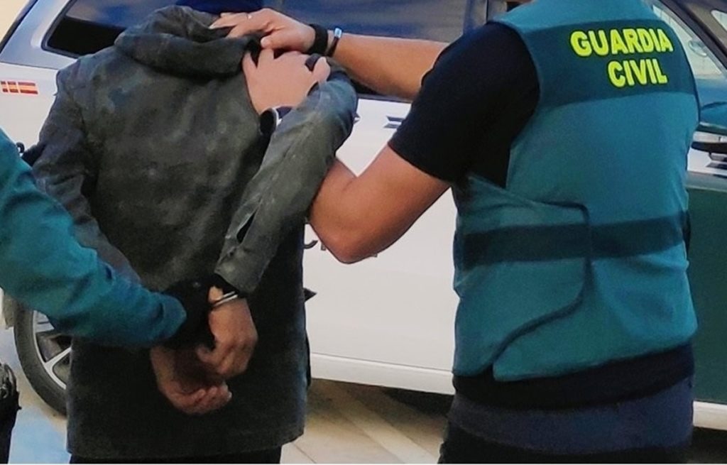 Imagen de archivo de una detención practicada por la Guardia Civil