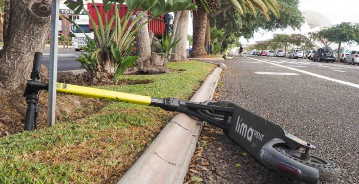 El “caos” que generan los patinetes eléctricos en Santa Cruz llega a la Fiscalía