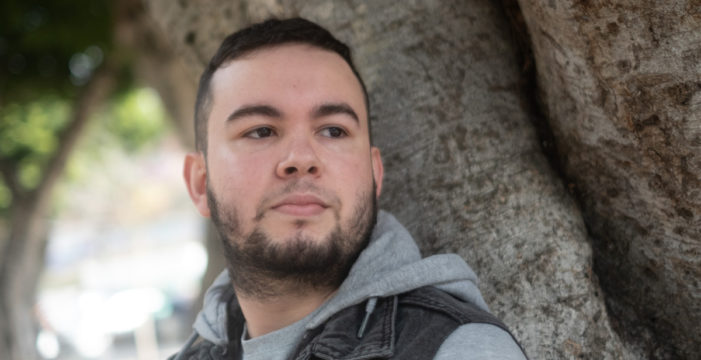 La lucha del tinerfeño Hernán contra la depresión: “La poesía es mi refugio ante la incomprensión”