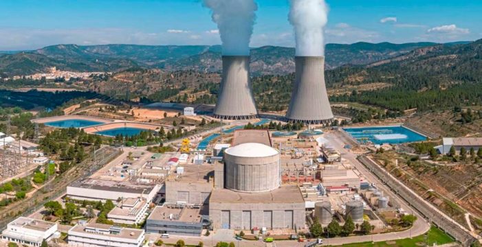 España rechaza la propuesta de Bruselas para que la nuclear y el gas sean consideradas energías verdes
