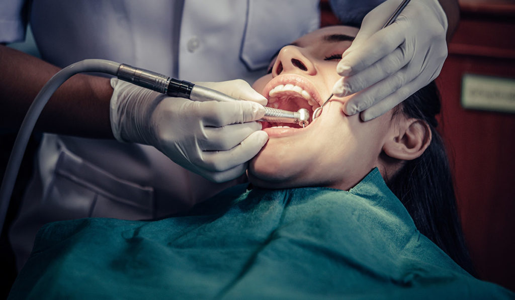 Condenada la 'falsa dentista' que extraía muelas sin titulación en Tenerife