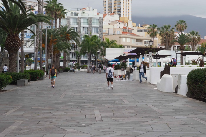 La venta en la vía pública en el Puerto de la Cruz está regulada en una ordenanza aprobada en 2015. Sergio Méndez