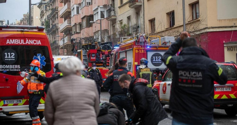 Dispositivo desplegado en el incendio del hotel Coronado de Barcelona /EP