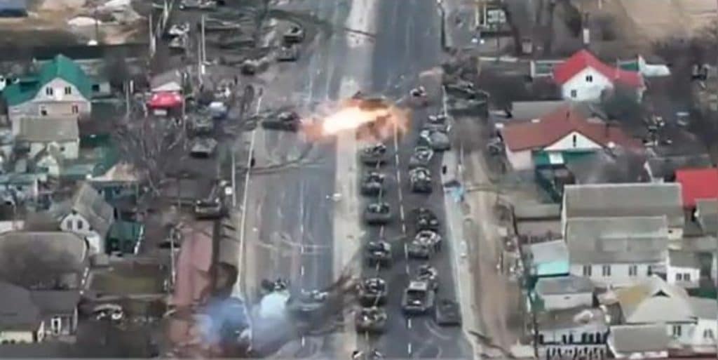 Un dron capta una emboscada ucraniana a tanques rusos. Twitter